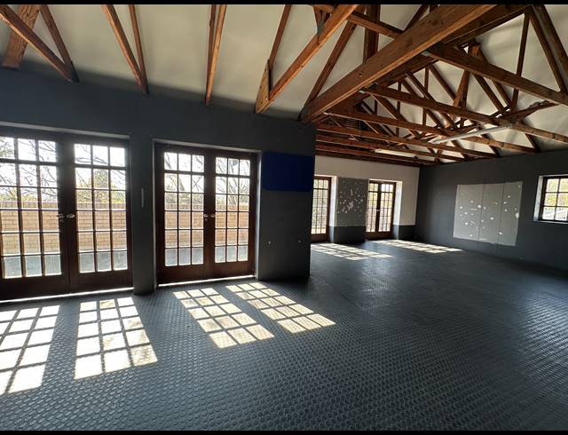 186M² OFFICE TO LET IN PARKMORE
